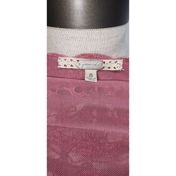 Gimmicks Mauve Lace Embroidered V-neck Top Size Small - Picture 5 of 7